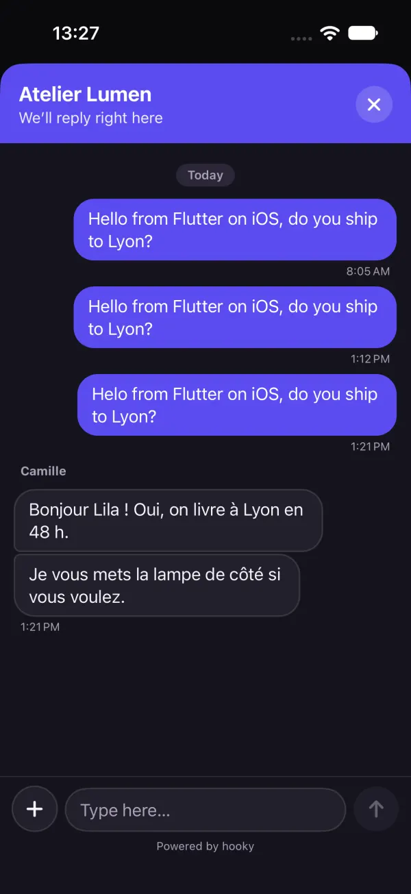 A conversa do Hooky aberta a partir de um app Flutter no iPhone, no modo escuro.